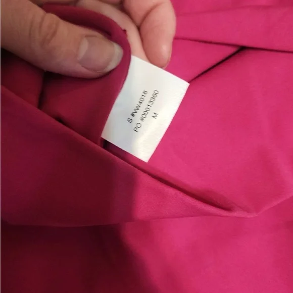 Vuori Women's Pink Leggings - Picture 5 of 5